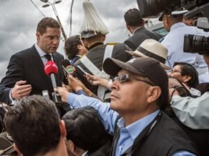 Presidente de Ecuador anunció que eliminará la tasa de seguridad a productos colombianos – Noticias RCN