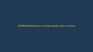 Maestros en huelga despejan centro de Valencia para permitir celebración religiosa