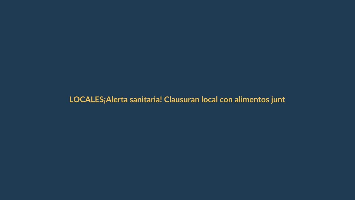 ¡Alerta sanitaria! Clausuran local con alimentos junto a basura y agua estancada en Loja